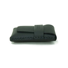 Cargar imagen en el visor de la galería, Billetera de cuero Z3 color Negro
