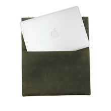 Cargar imagen en el visor de la galería, Funda de Cuero Notebook 16&quot; a 17&quot; - Custom
