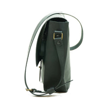 Cargar imagen en el visor de la galería, Maletín de cuero Messenger Basic 15 pulgadas color Negro correas Negras
