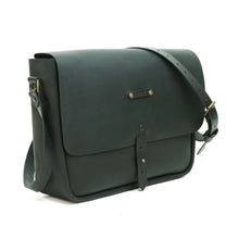 Cargar imagen en el visor de la galería, Maletín de cuero Messenger Basic 15 pulgadas color Negro correas Negras
