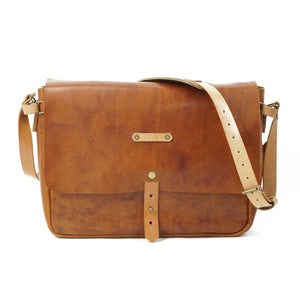 Maletín de cuero Messenger II 15 pulgadas color Curry correas Naturales