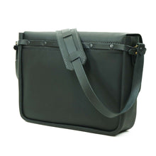 Cargar imagen en el visor de la galería, Maletín de cuero Messenger II 15 pulgadas color Negro correas Negras
