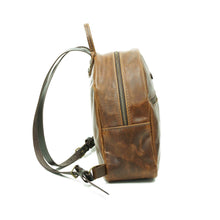 Cargar imagen en el visor de la galería, Mochila de Cuero Z5 - Café Texturado
