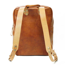 Cargar imagen en el visor de la galería, Mochila de Cuero Z7 - Curry / Natural
