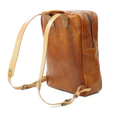 Cargar imagen en el visor de la galería, Mochila de Cuero Z7 - Curry / Natural

