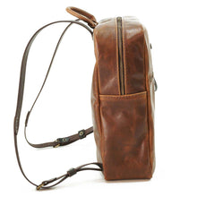 Cargar imagen en el visor de la galería, Mochila de Cuero Z7 - Café Texturado
