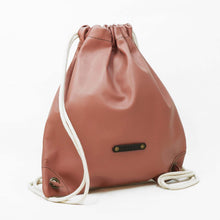 Cargar imagen en el visor de la galería, Mochila Saco de Cuero - Rosa Viejo
