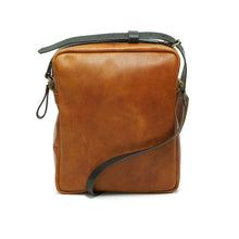Cargar imagen en el visor de la galería, Bandolera de cuero Satchel Curry-Moro
