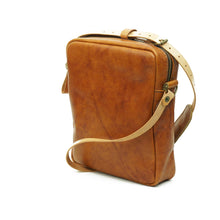Cargar imagen en el visor de la galería, Bandolera de cuero Satchel  Curry-Natural
