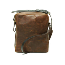 Cargar imagen en el visor de la galería, Bandolera de cuero Satchel Café Texturado
