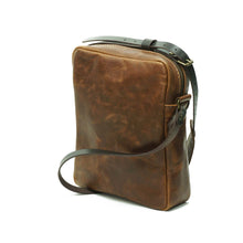 Cargar imagen en el visor de la galería, Bandolera de cuero Satchel Café Texturado
